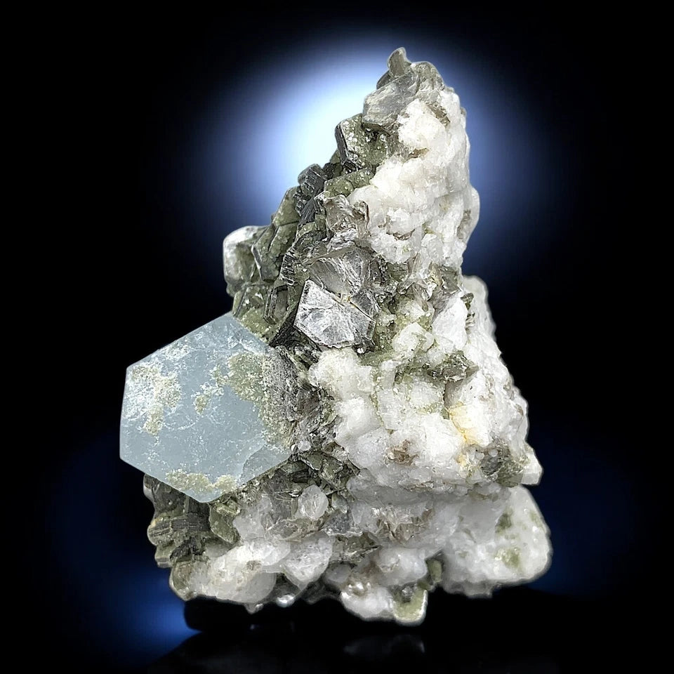 Aquamarine Crystal on Muscovite – Shigar Valley, Pakistan